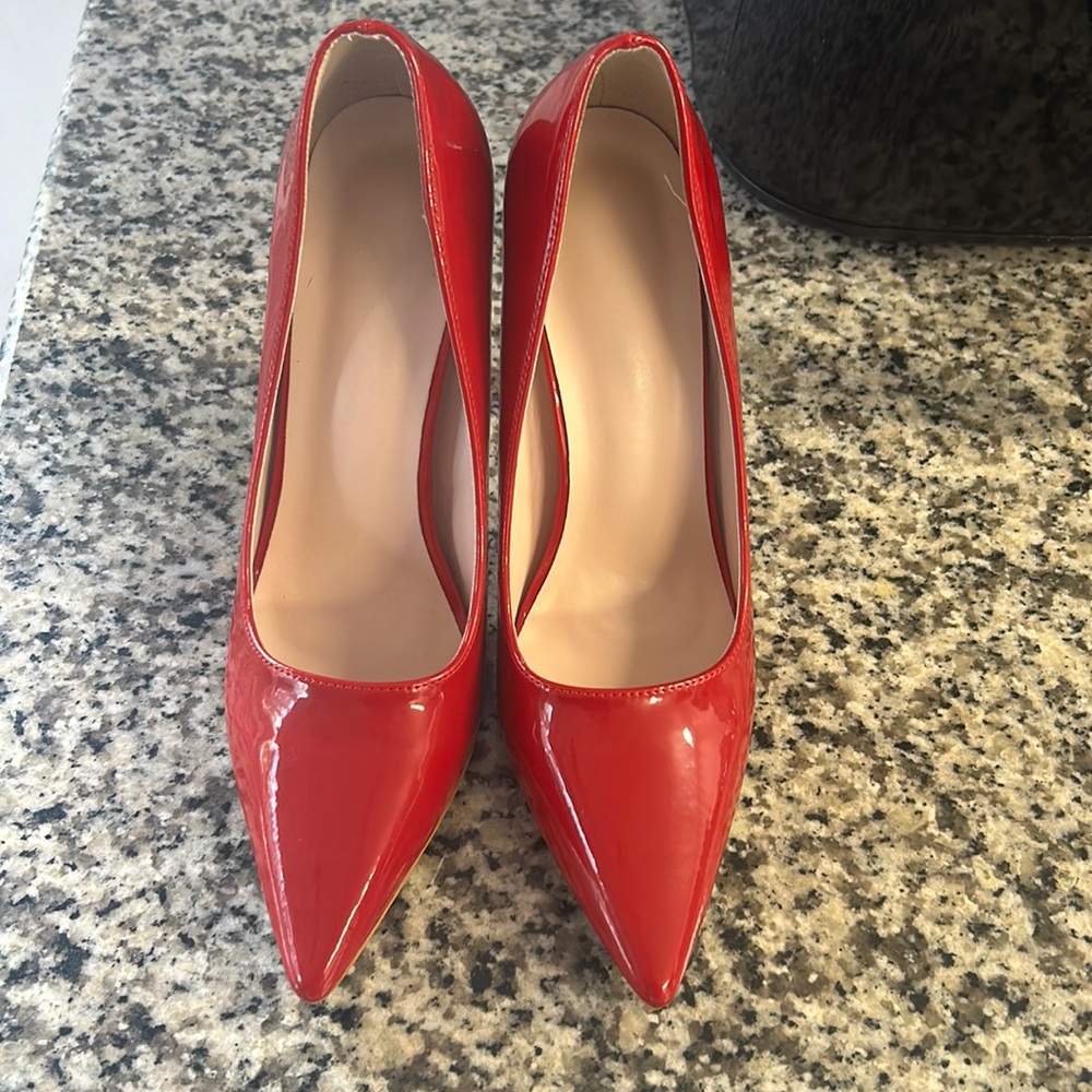 EU size 39 US size 8.5 Red High Heels